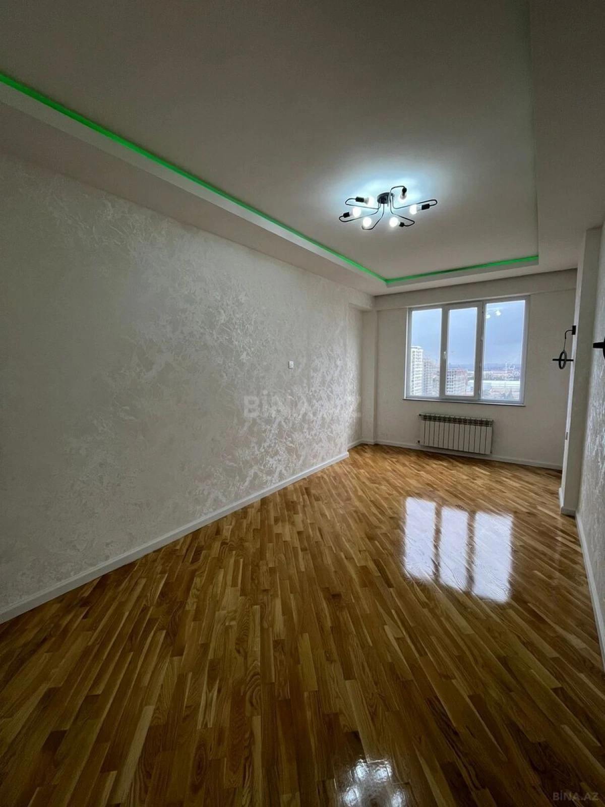 Satılır 3 otaqlı mənzil 99 m²
