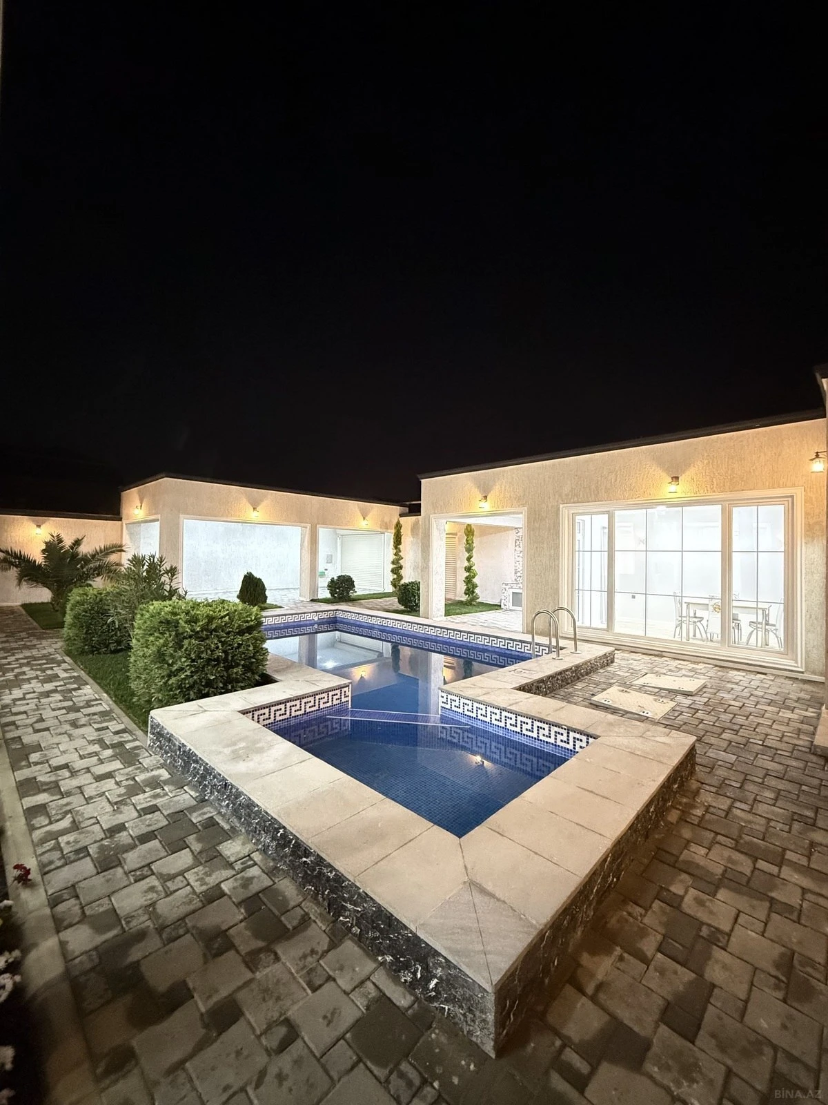 Satılır 4 otaqlı həyət evi 180 m²