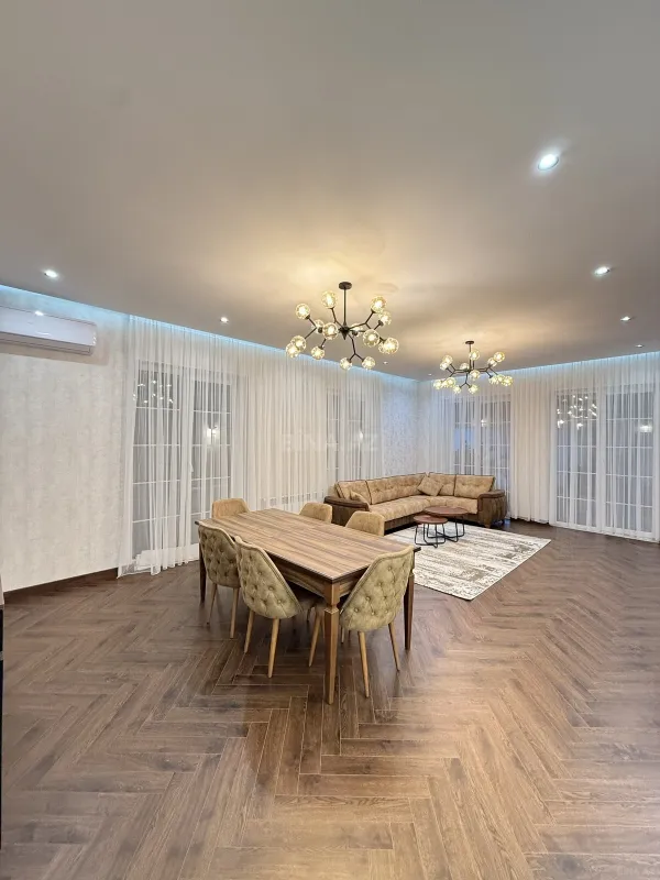Satılır 4 otaqlı həyət evi 180 m²