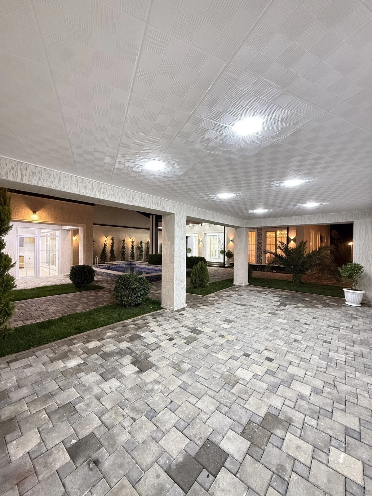 Satılır 4 otaqlı həyət evi 180 m²