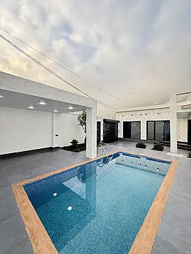 Satılır 4 otaqlı həyət evi 140 m²
