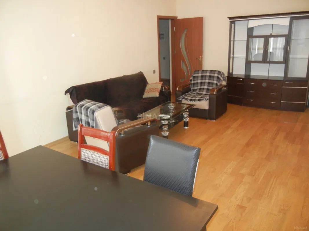 Satılır 2 otaqlı mənzil 87 m²