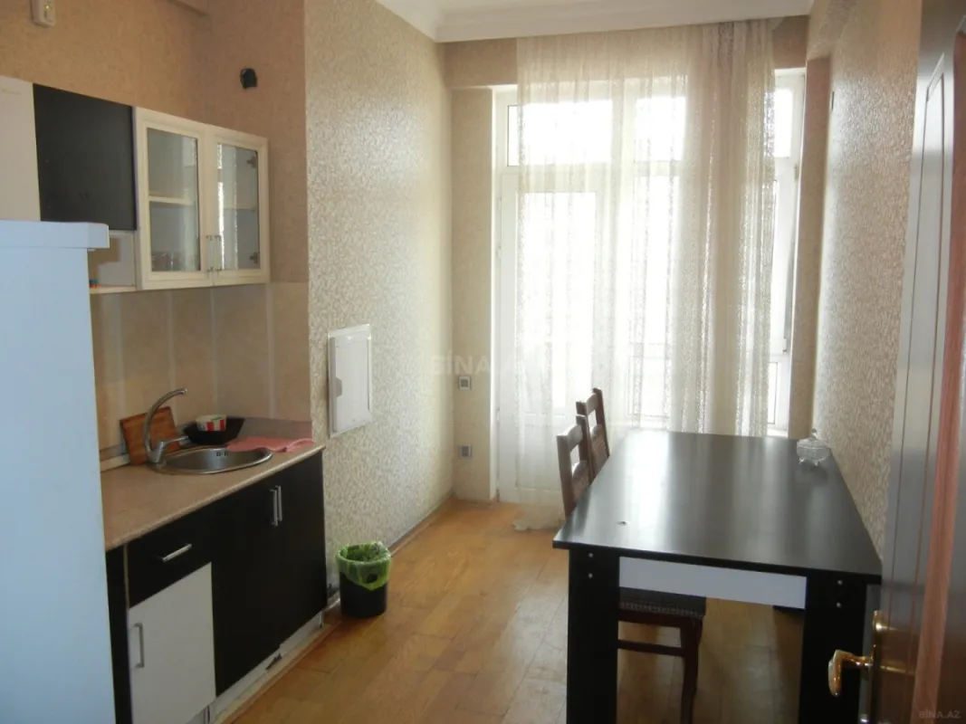 Satılır 2 otaqlı mənzil 87 m²