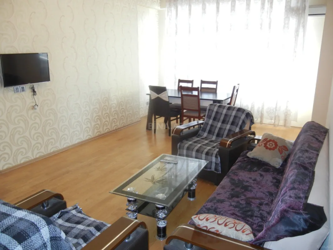 Satılır 2 otaqlı mənzil 87 m²
