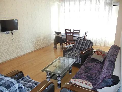 Satılır 2 otaqlı mənzil 87 m²