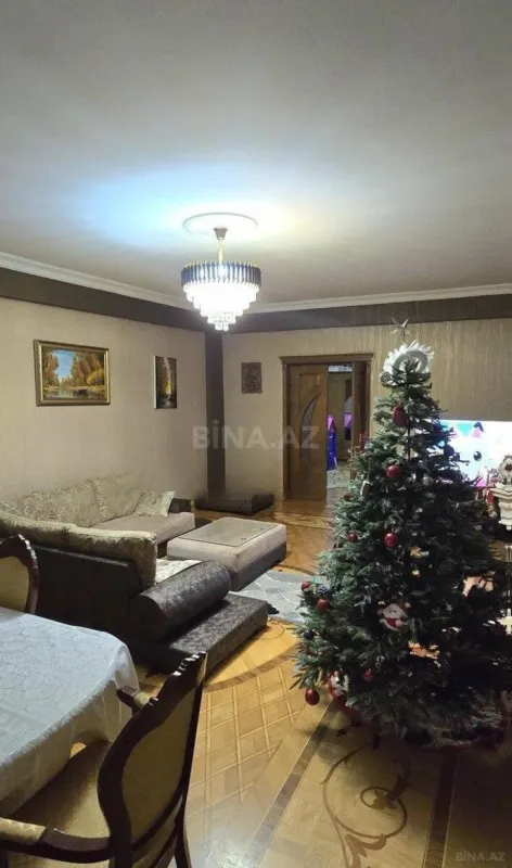 Satılır 3 otaqlı mənzil 153 m²