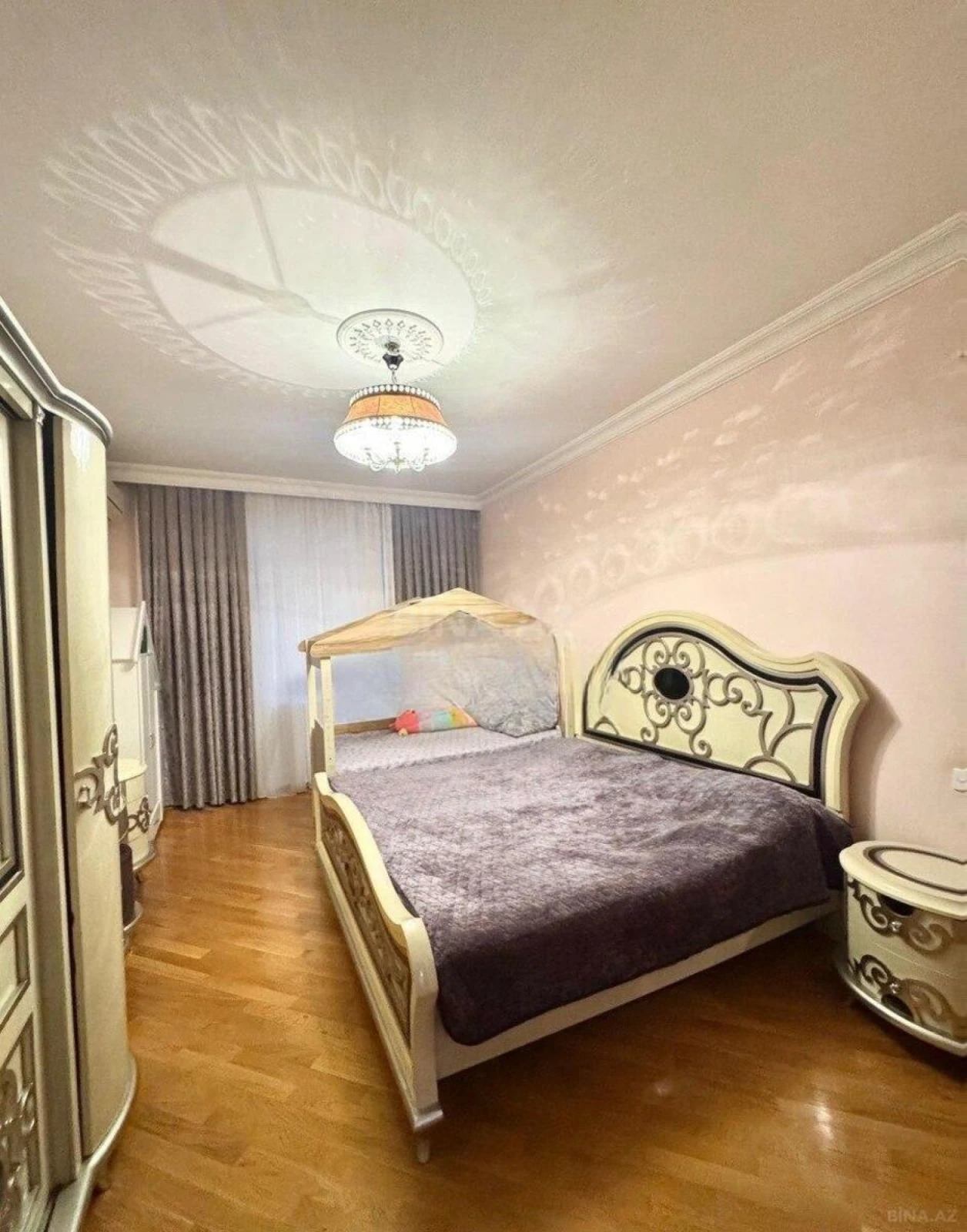 Satılır 3 otaqlı mənzil 153 m²