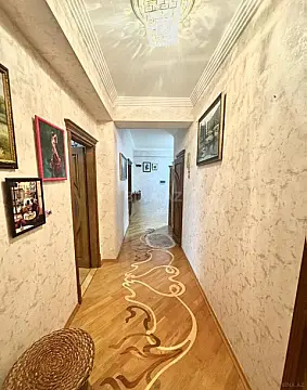 Satılır 3 otaqlı mənzil 153 m²