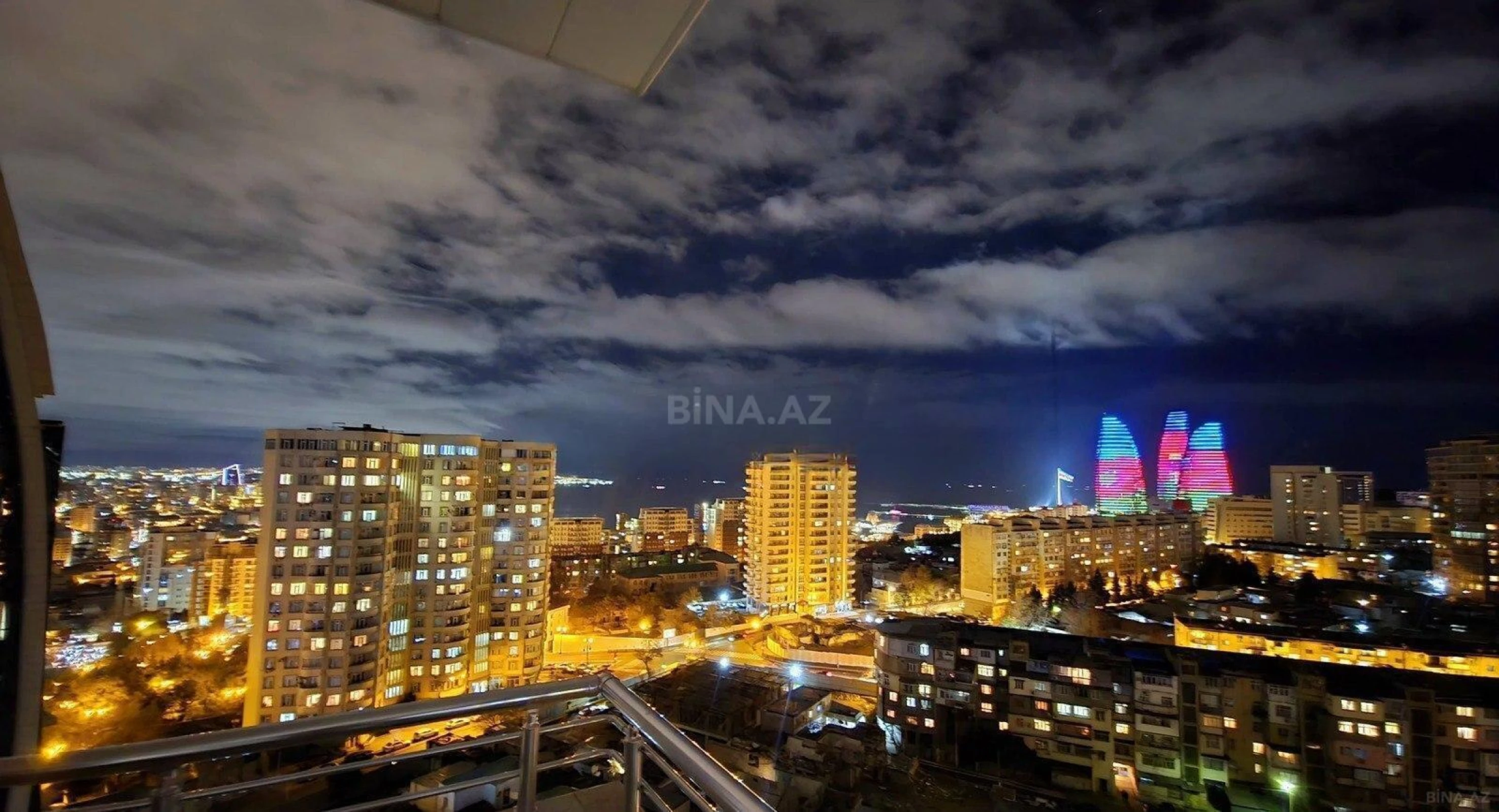 Satılır 3 otaqlı mənzil 153 m²