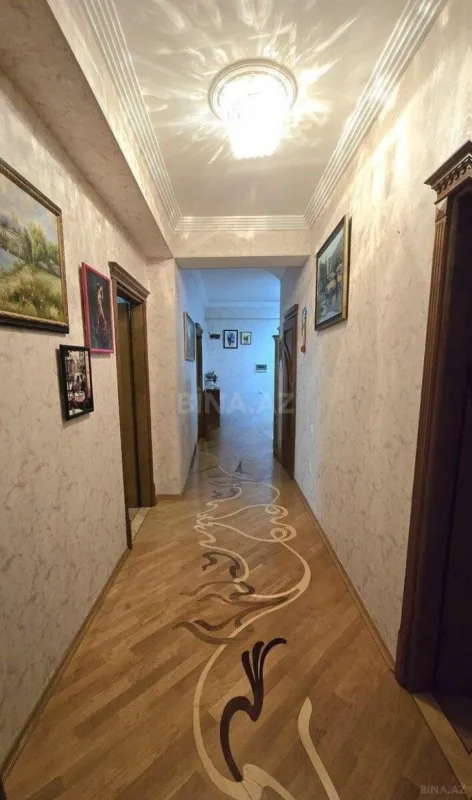 Satılır 3 otaqlı mənzil 153 m²