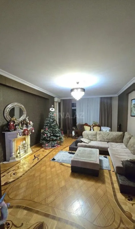 Satılır 3 otaqlı mənzil 153 m²