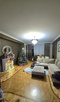 Satılır 3 otaqlı mənzil 153 m²