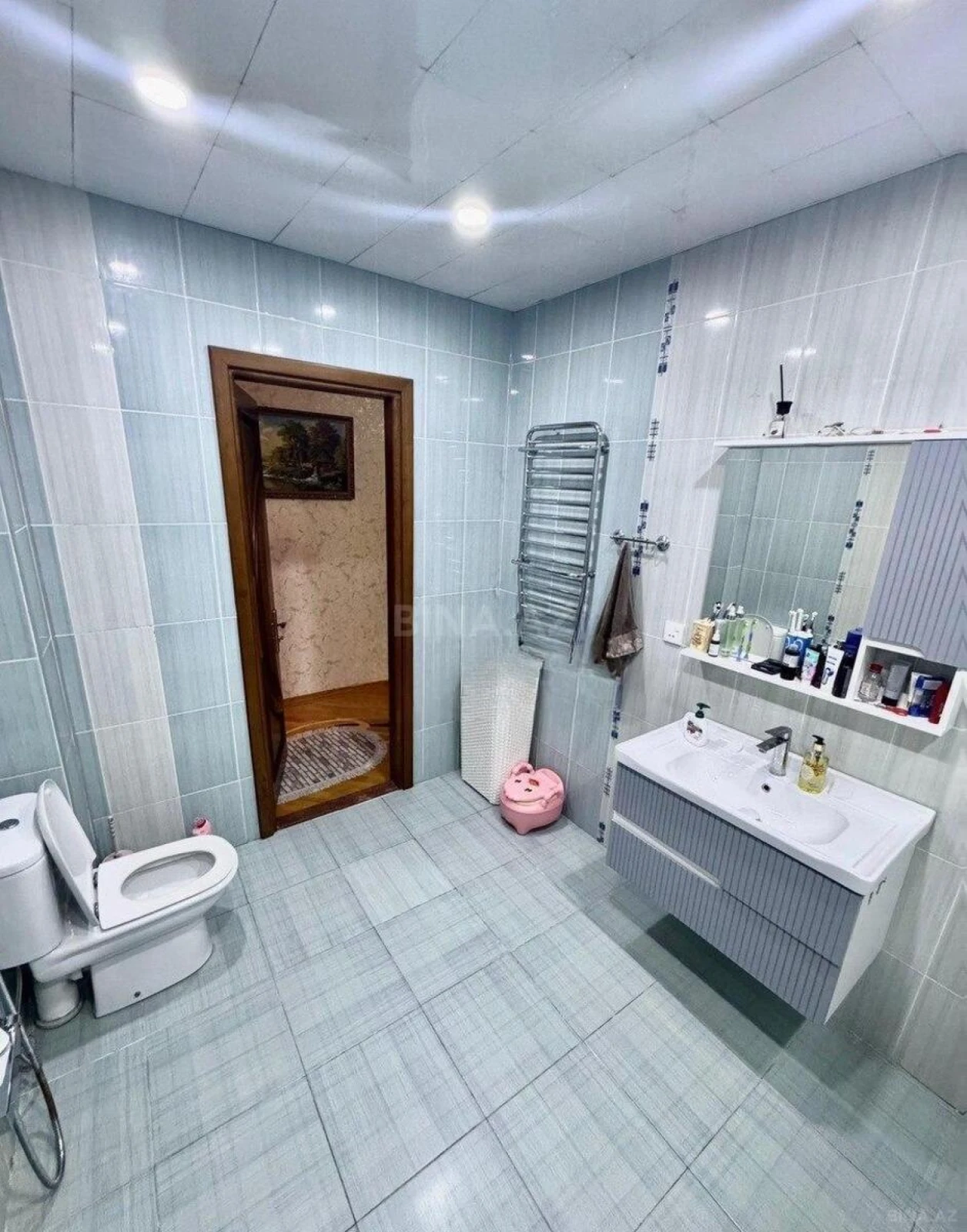 Satılır 3 otaqlı mənzil 153 m²