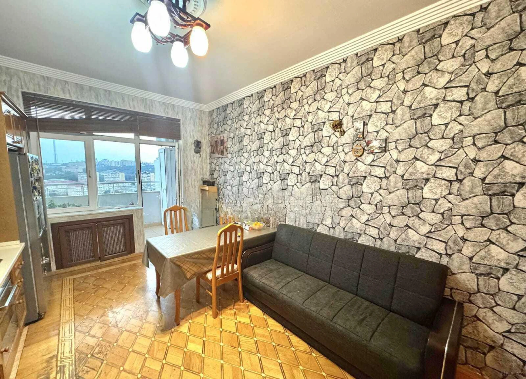 Satılır 3 otaqlı mənzil 153 m²