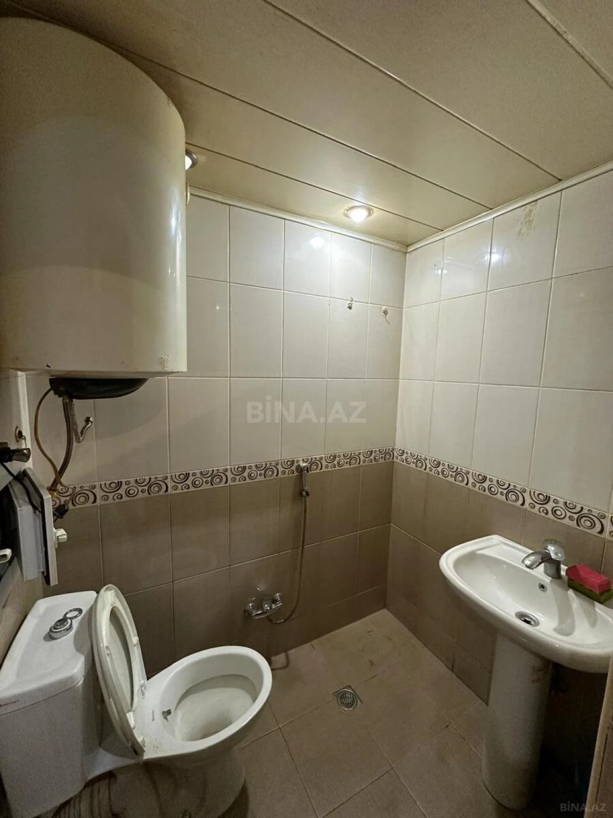 Satılır 2 otaqlı mənzil 84 m²