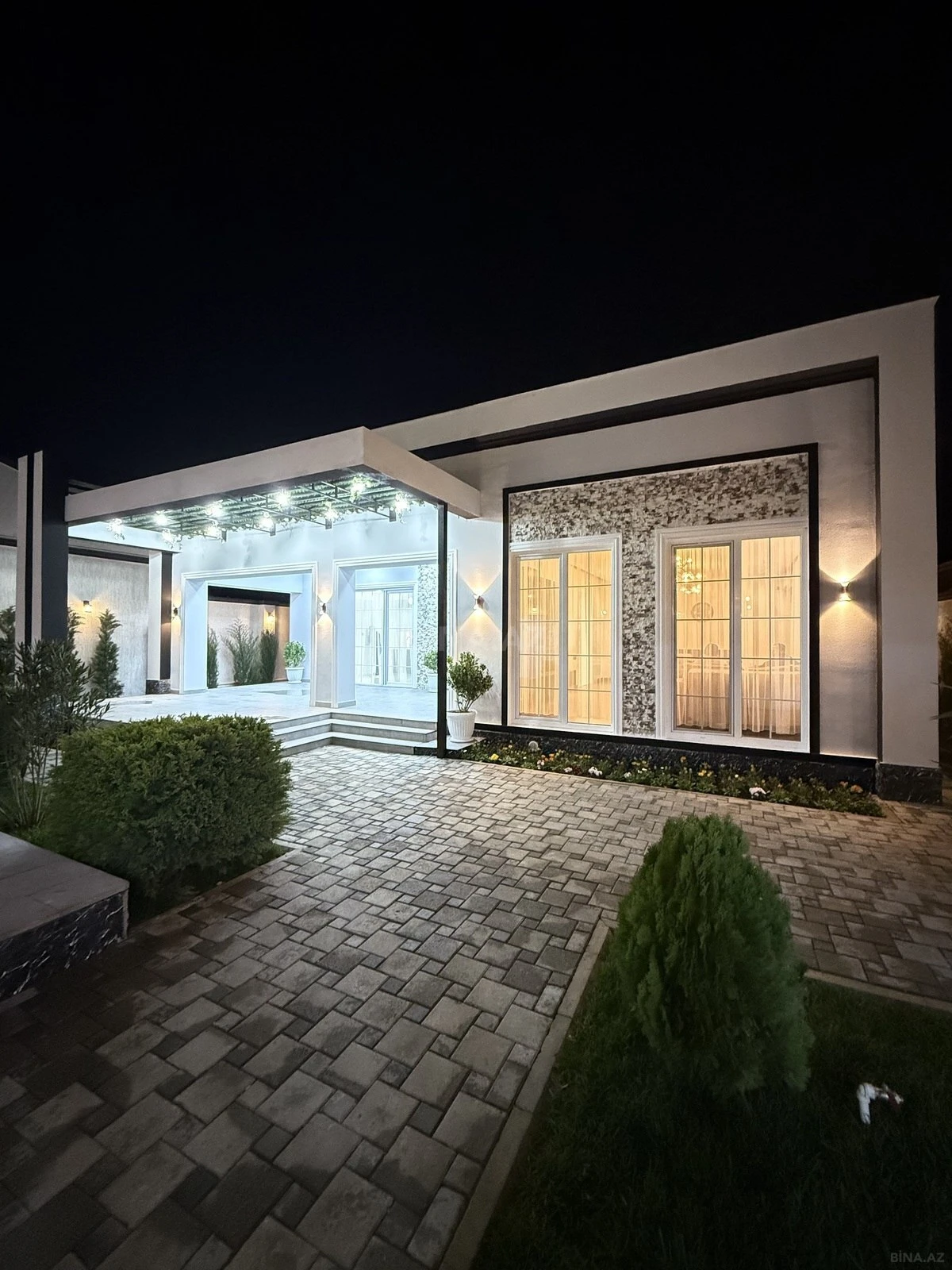 Satılır 4 otaqlı həyət evi 180 m²