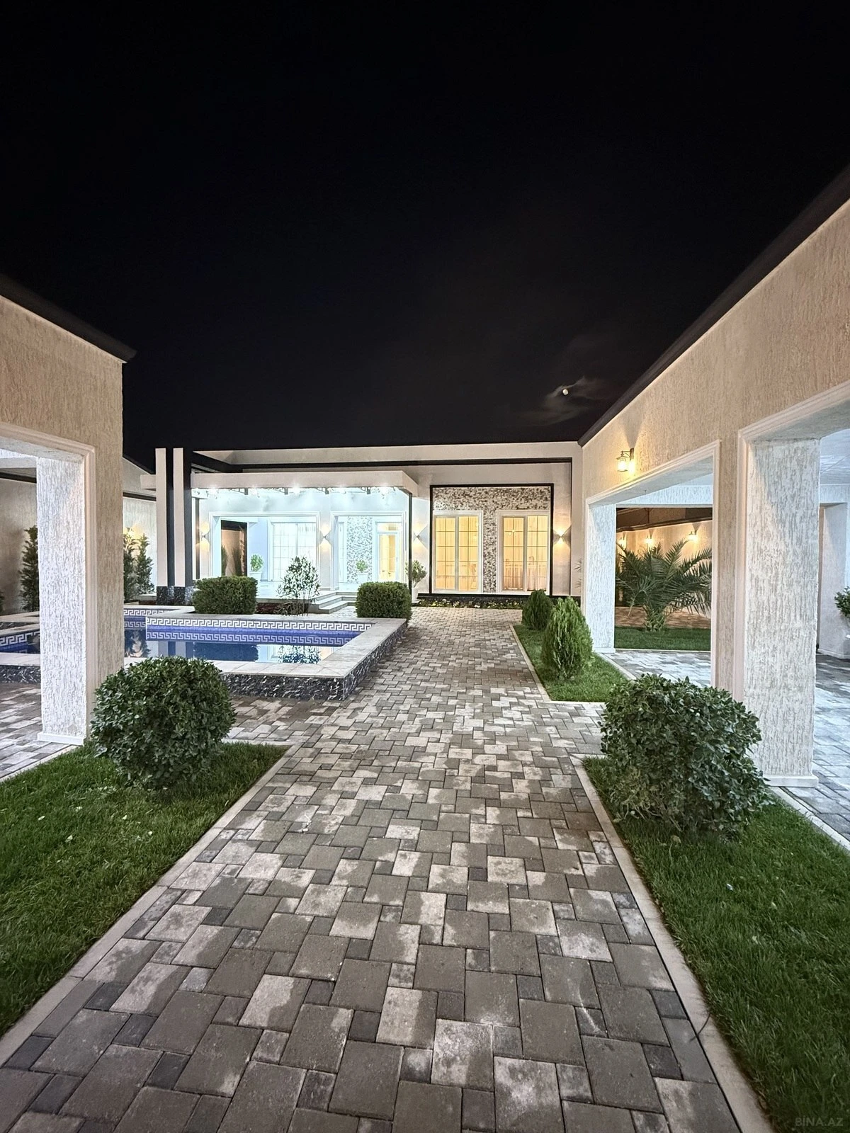 Satılır 4 otaqlı həyət evi 180 m²