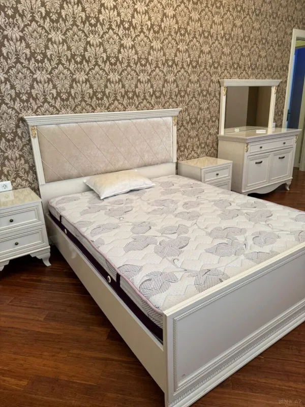 Kirayə verilir 4 otaqlı mənzil 180 m²