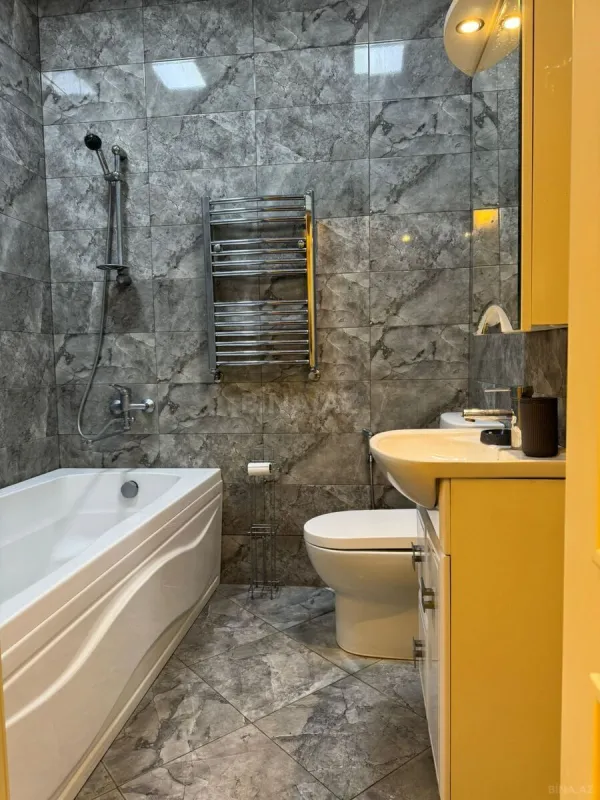 Kirayə verilir 4 otaqlı mənzil 180 m²