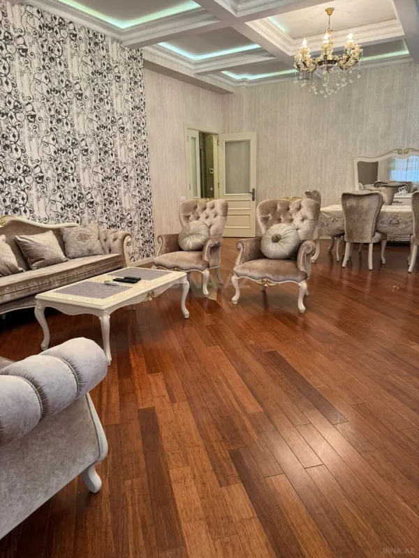 Kirayə verilir 4 otaqlı mənzil 180 m²