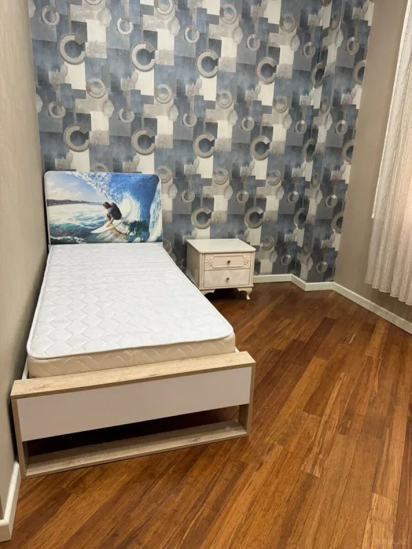 Kirayə verilir 4 otaqlı mənzil 180 m²