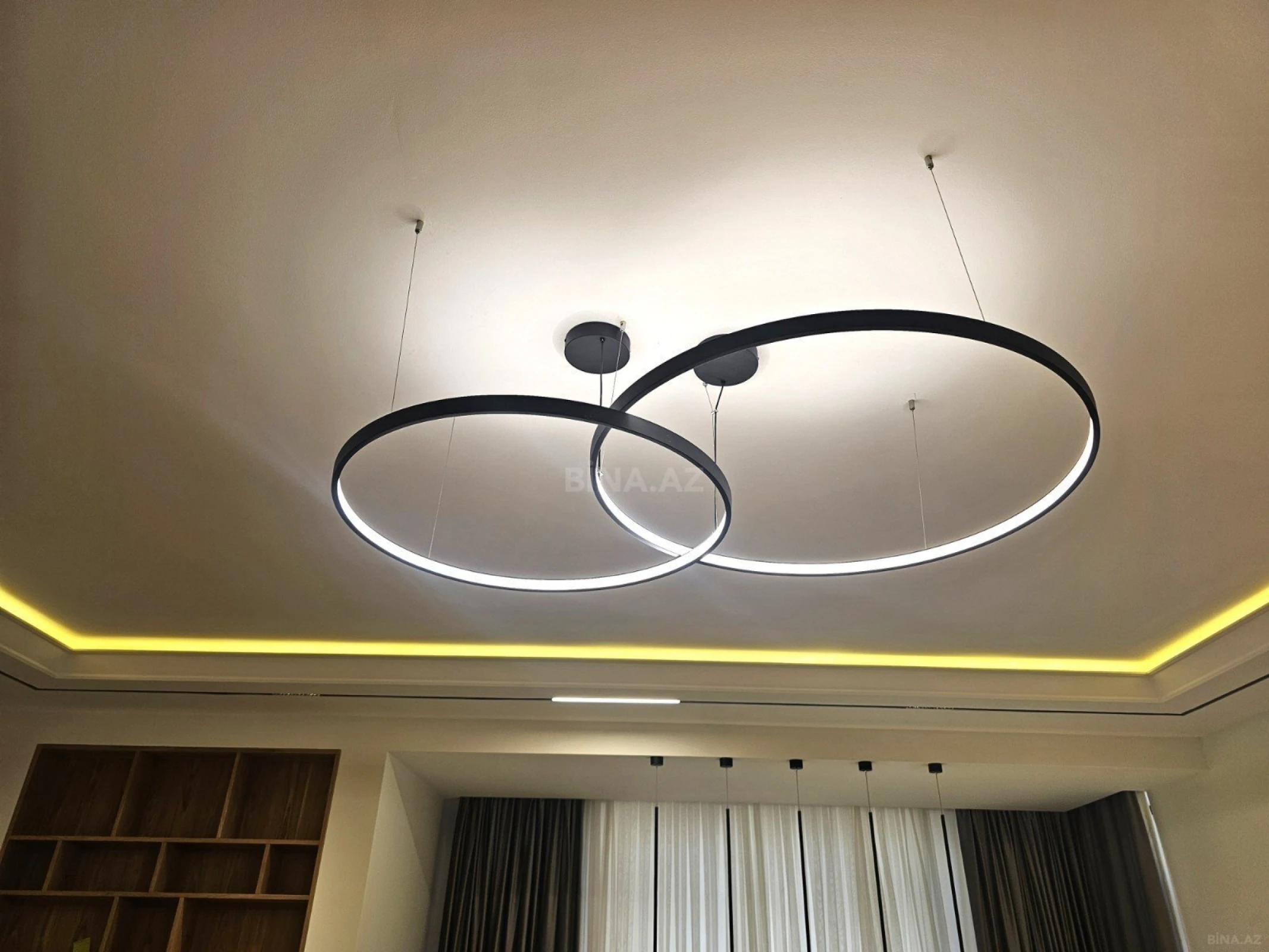 Kirayə verilir 3 otaqlı mənzil 130 m²