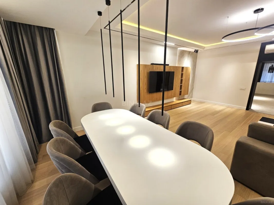 Kirayə verilir 3 otaqlı mənzil 130 m²