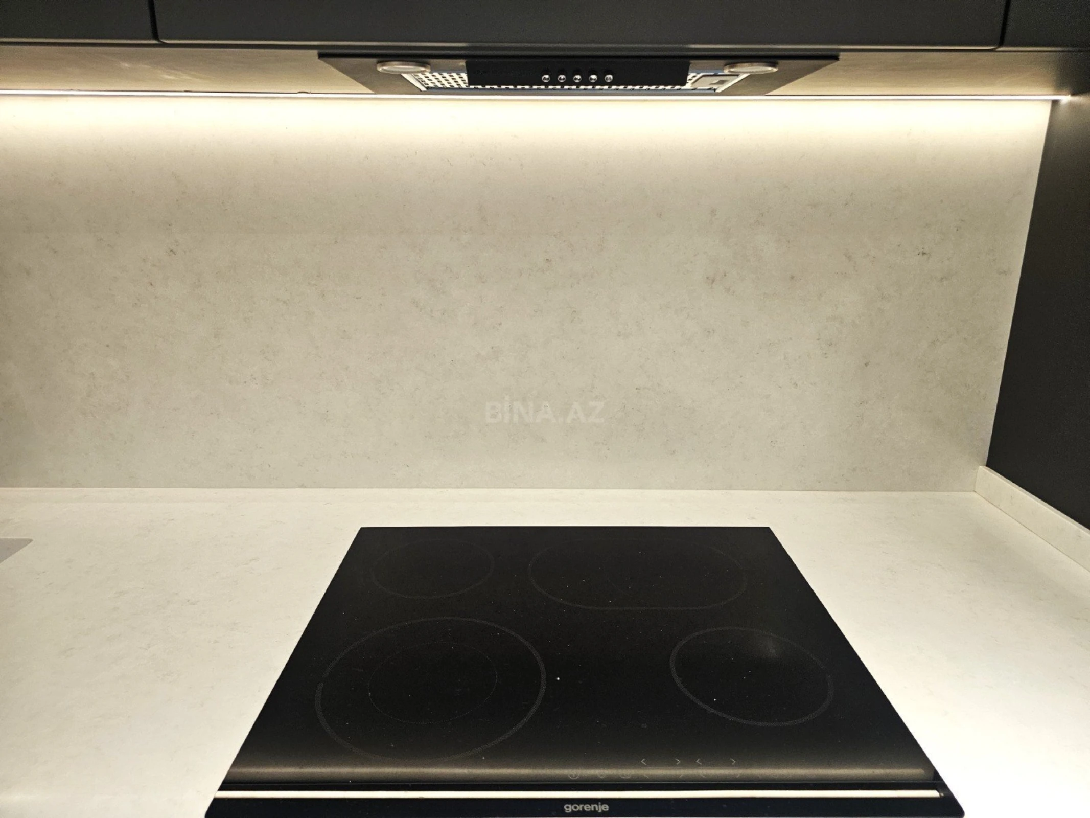 Kirayə verilir 3 otaqlı mənzil 130 m²