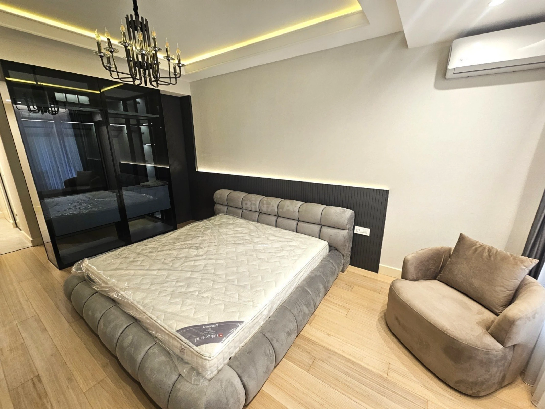 Kirayə verilir 3 otaqlı mənzil 130 m²