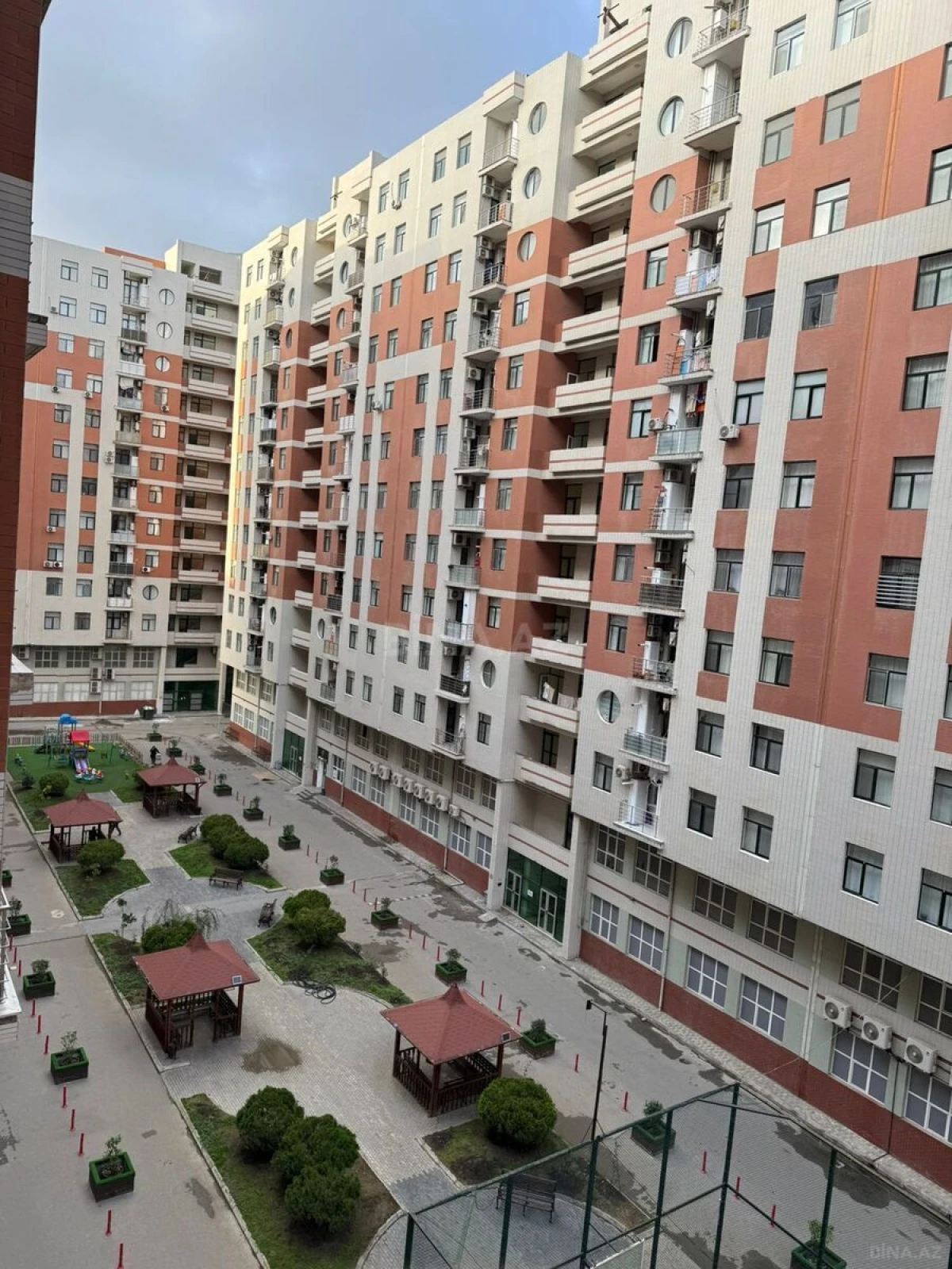 Satılır 3 otaqlı mənzil 100 m²