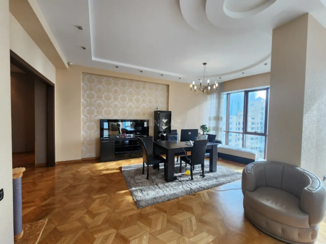 Kirayə verilir 3 otaqlı mənzil 152 m²