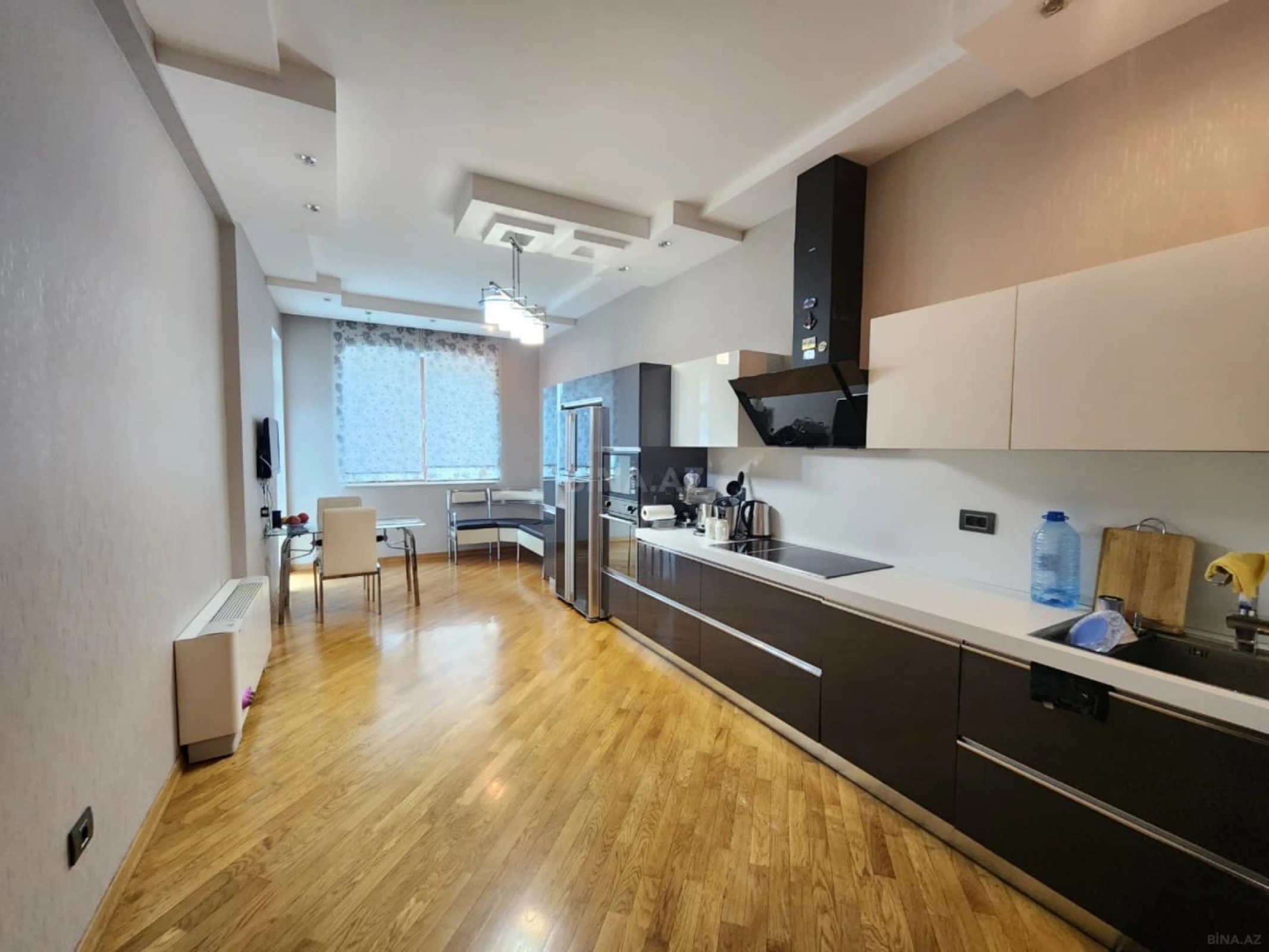 Kirayə verilir 3 otaqlı mənzil 152 m²
