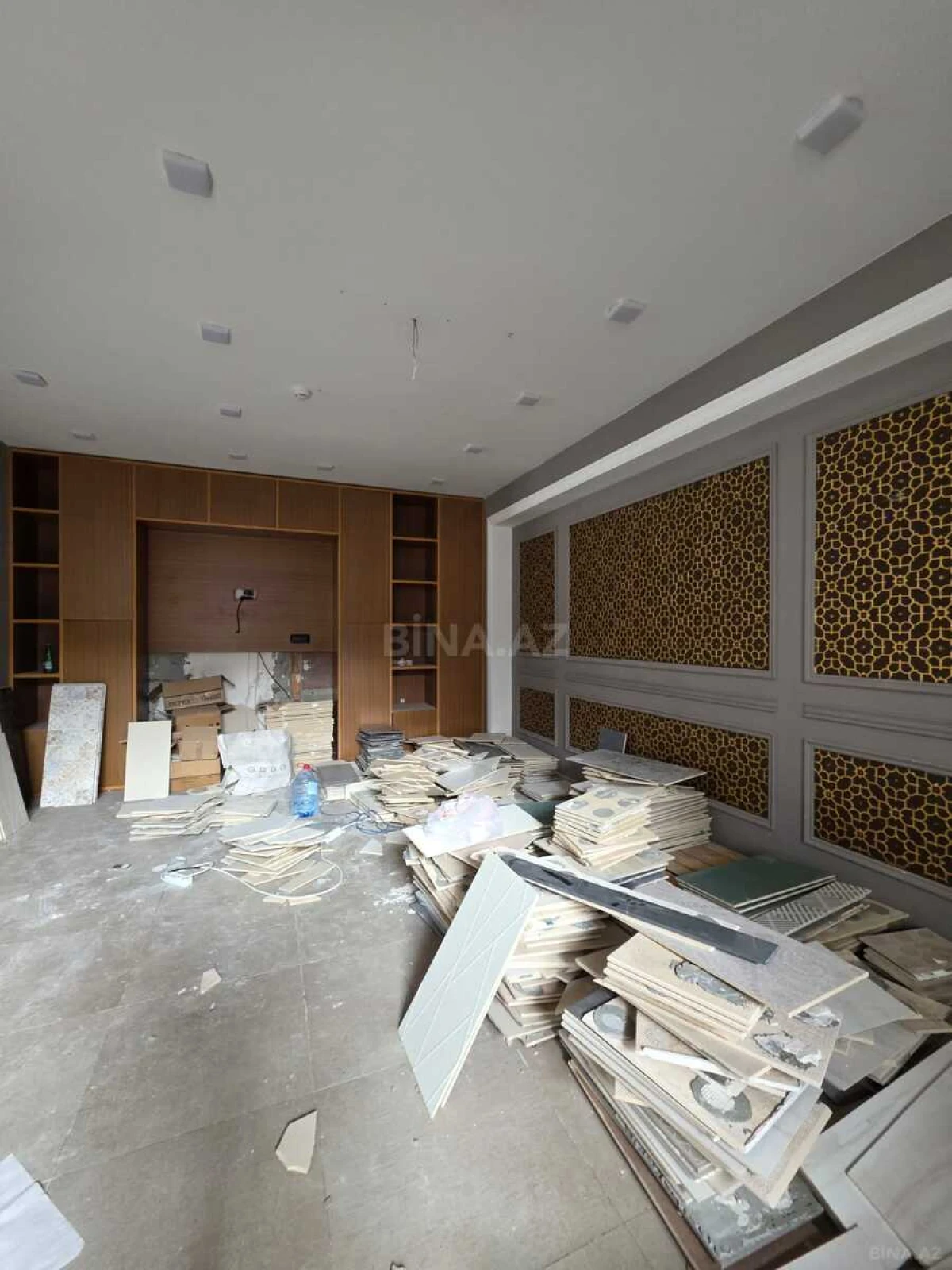 Satılır obyekt 650 m²