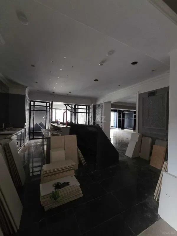 Satılır obyekt 650 m²