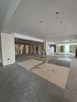 Satılır obyekt 650 m²
