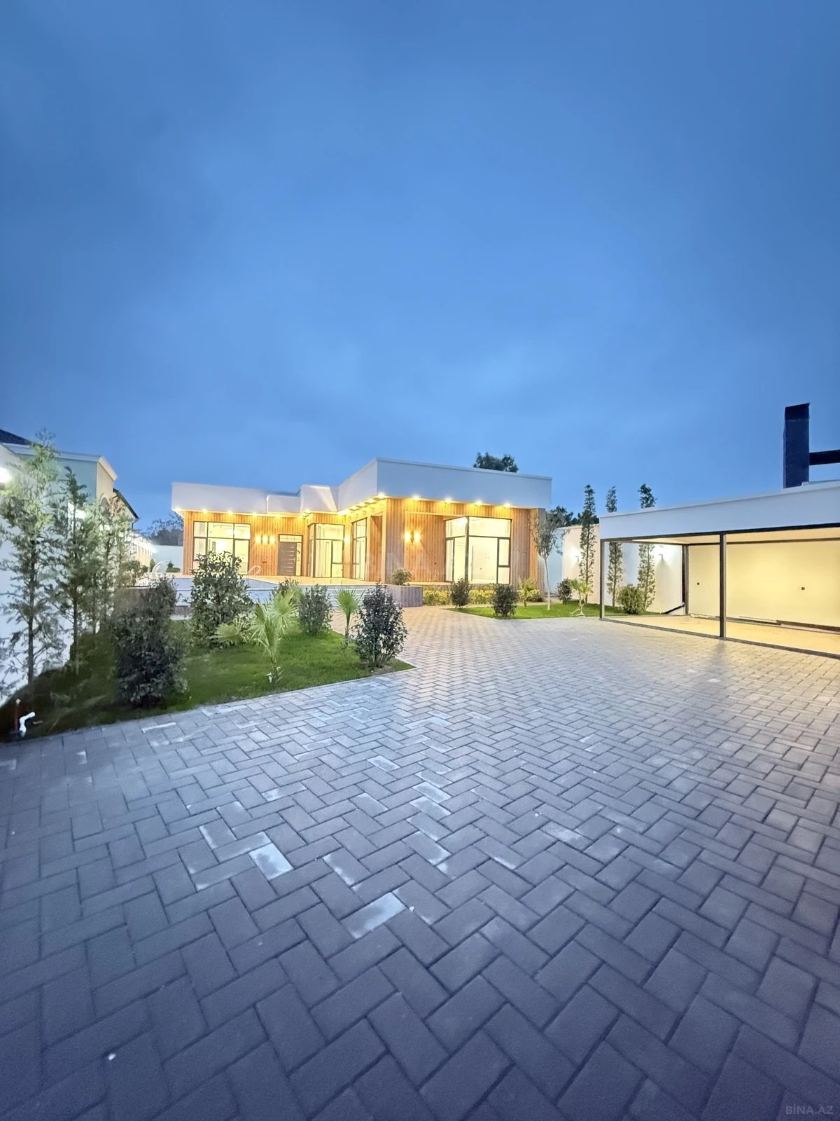 Satılır 5 otaqlı həyət evi 260 m²