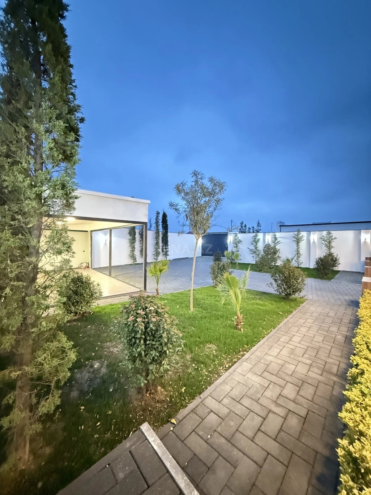 Satılır 5 otaqlı həyət evi 260 m²