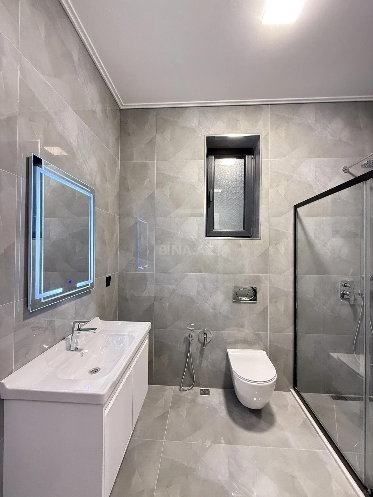 Satılır 5 otaqlı həyət evi 260 m²