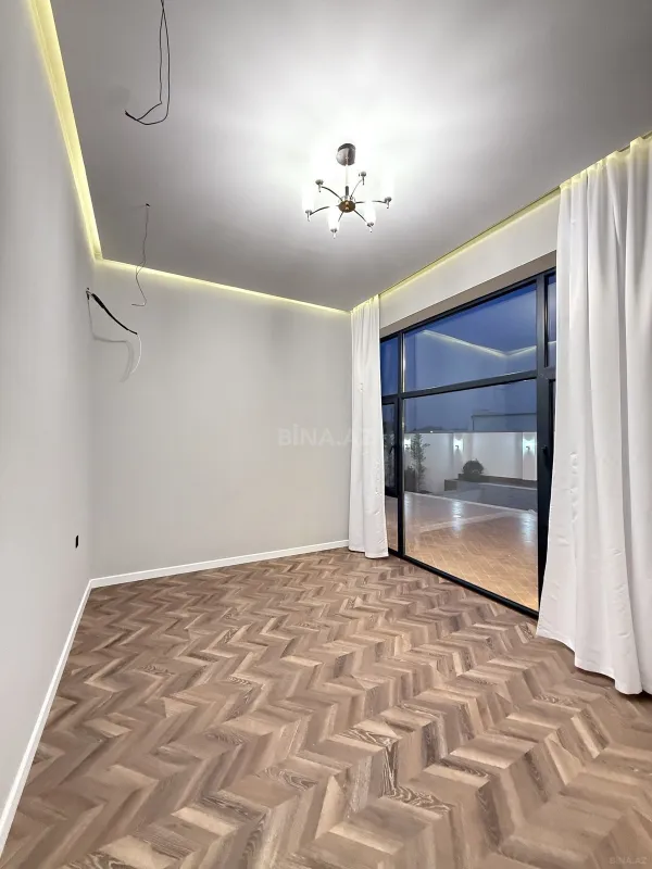 Satılır 5 otaqlı həyət evi 260 m²