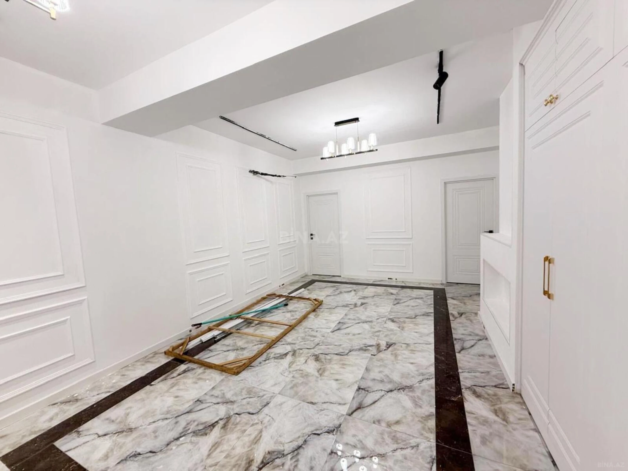 Satılır 3 otaqlı mənzil 128 m²