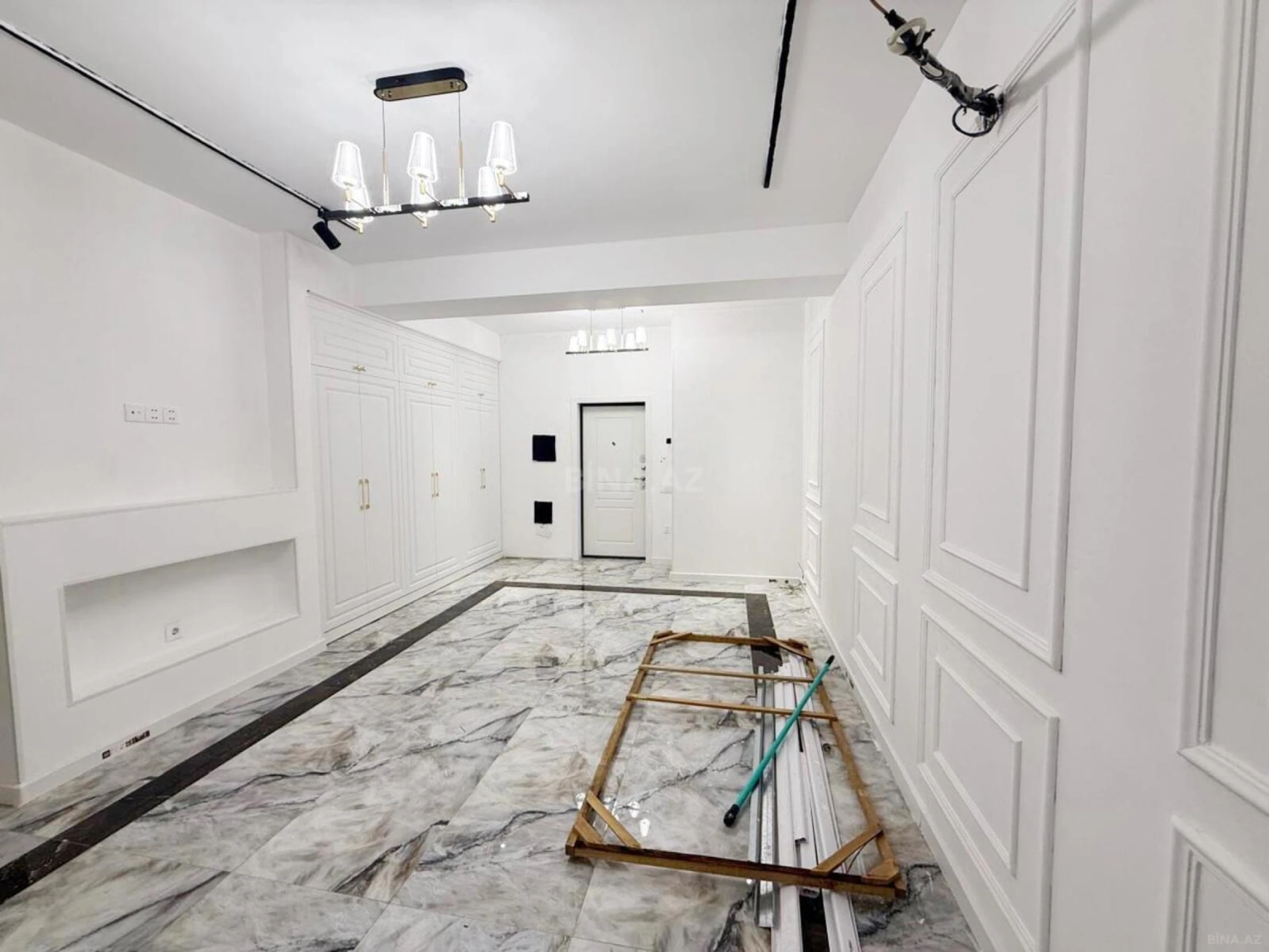 Satılır 3 otaqlı mənzil 128 m²