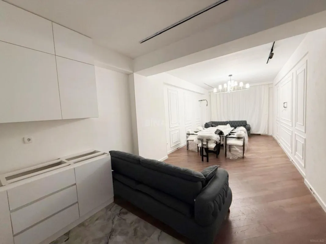 Satılır 3 otaqlı mənzil 128 m²