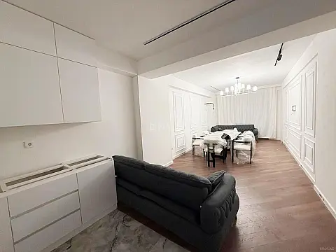 Satılır 3 otaqlı mənzil 128 m²