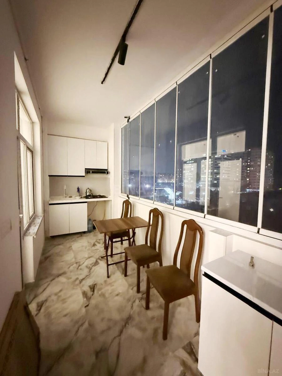Satılır 3 otaqlı mənzil 128 m²