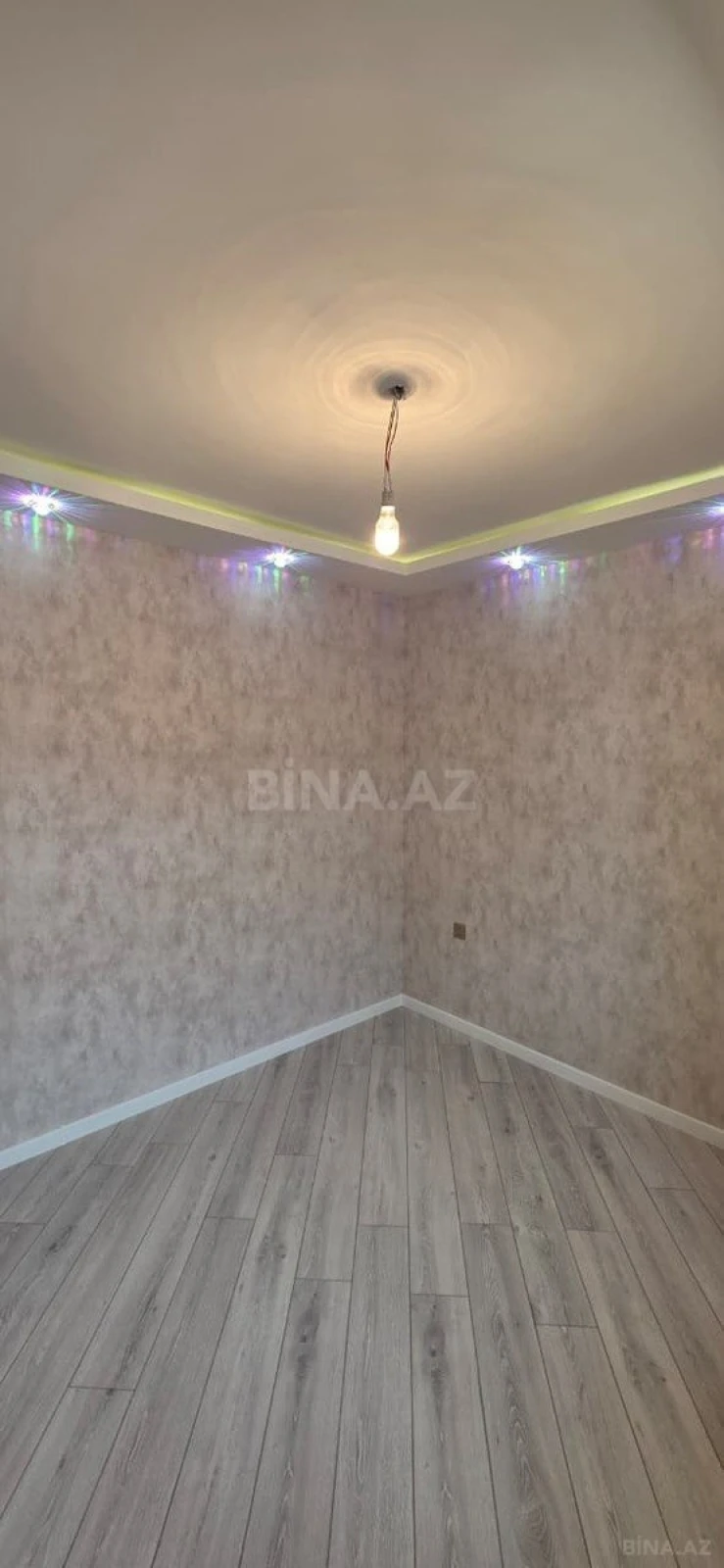 Satılır 2 otaqlı mənzil 79 m²