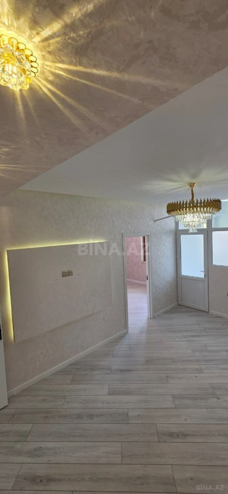 Satılır 2 otaqlı mənzil 79 m²