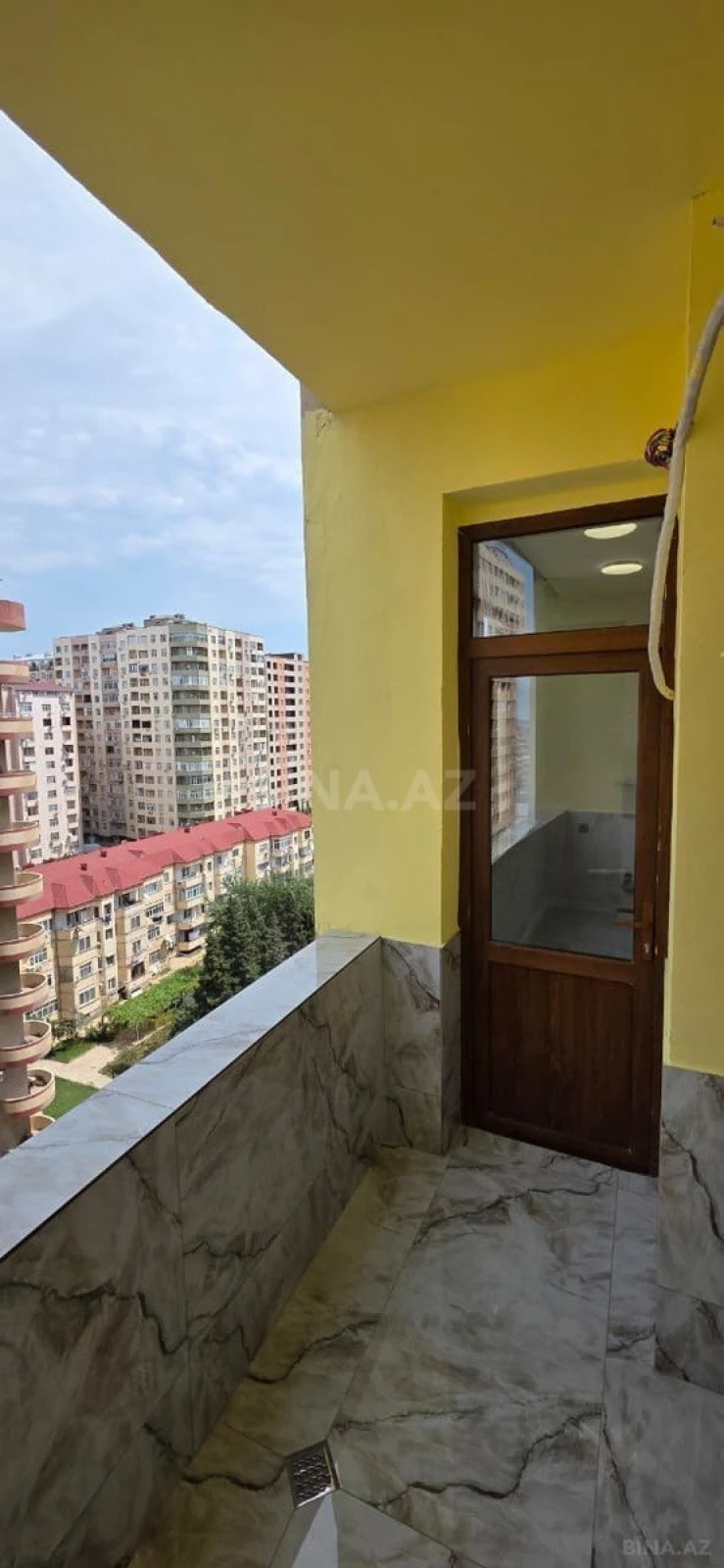 Satılır 2 otaqlı mənzil 79 m²