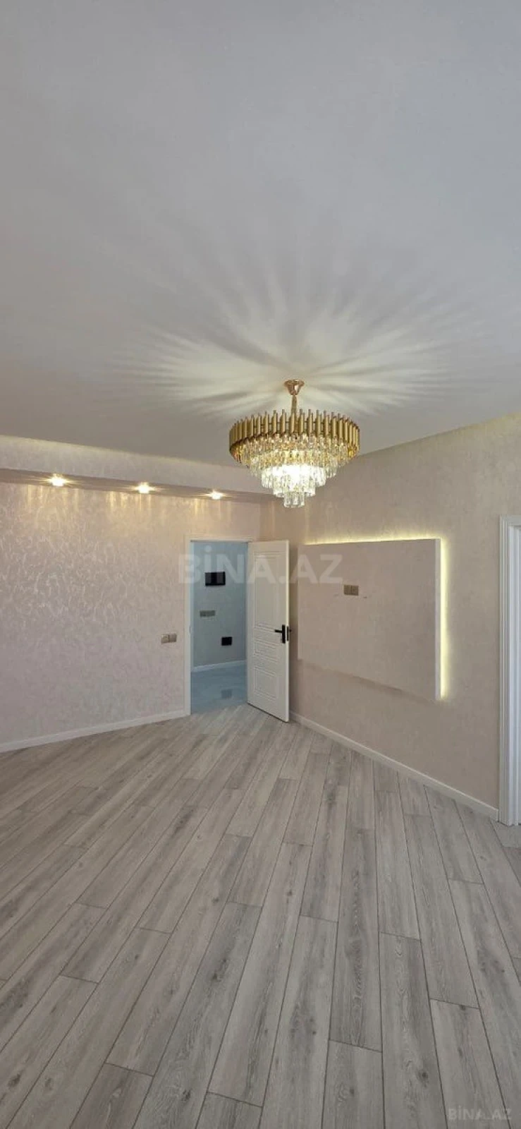 Satılır 2 otaqlı mənzil 79 m²