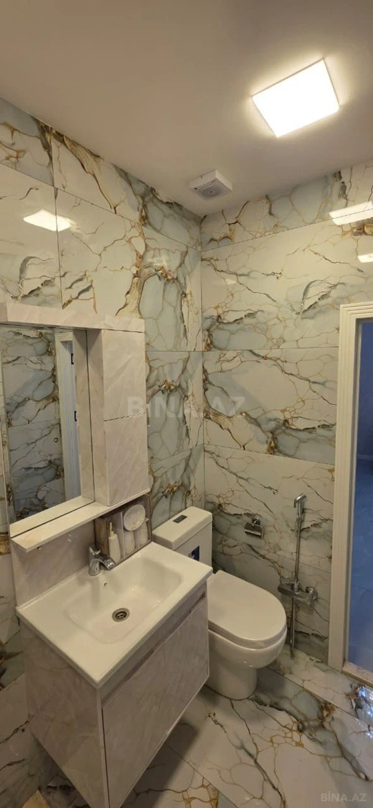 Satılır 2 otaqlı mənzil 79 m²