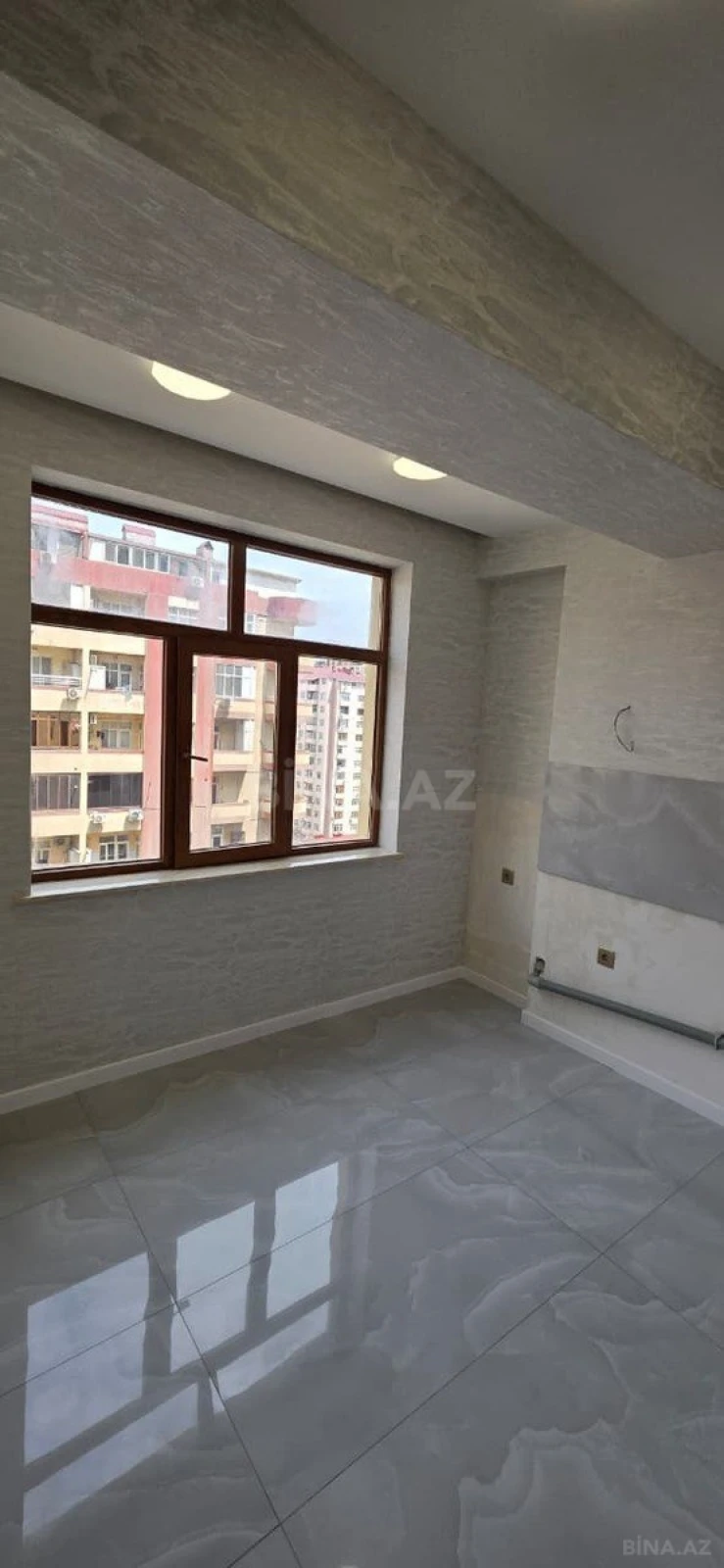 Satılır 2 otaqlı mənzil 79 m²